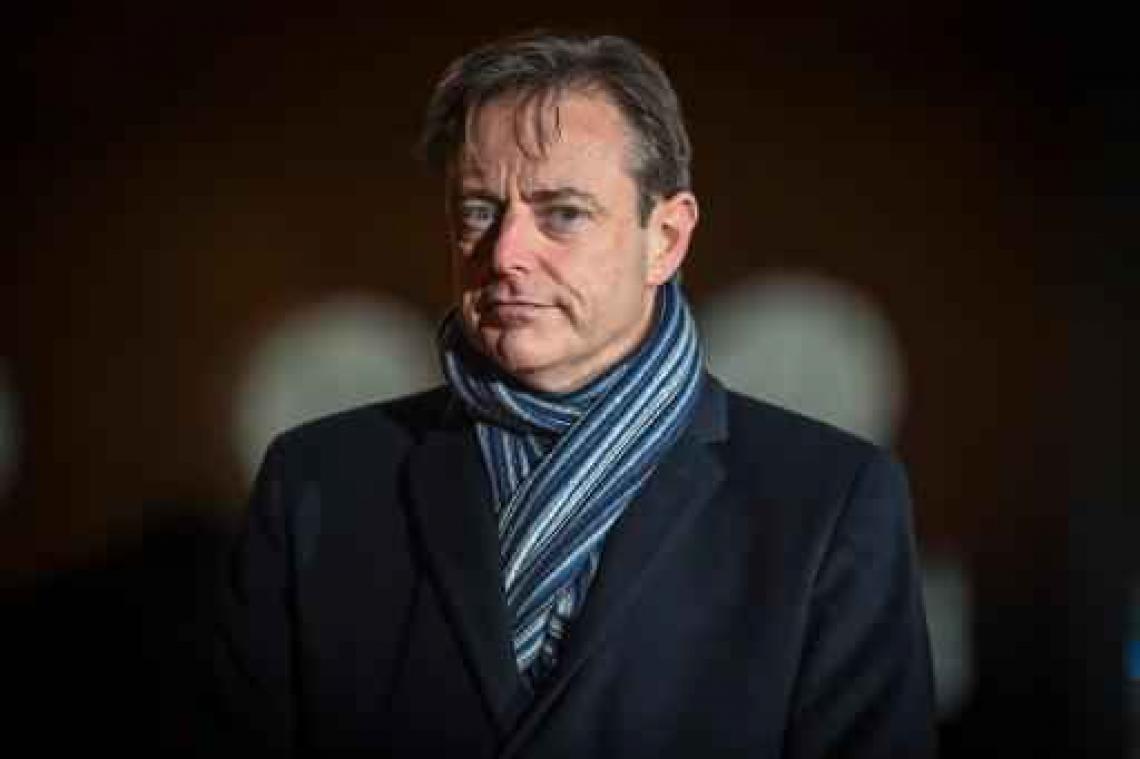 De Wever blikt vooruit op eredoctoraat: "Merkel zit in daden dicht bij de N-VA-lijn"