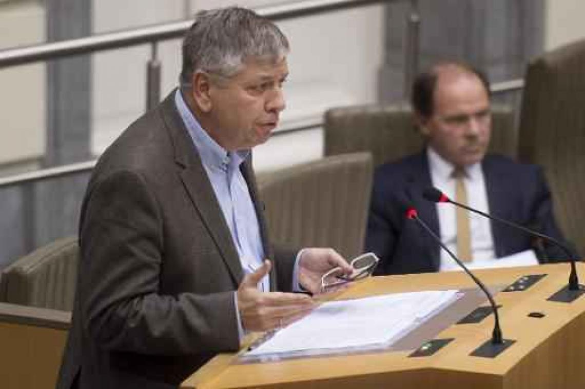 Jo Vandeurzen: "Initiatiefnemers contacteren en betrekken"