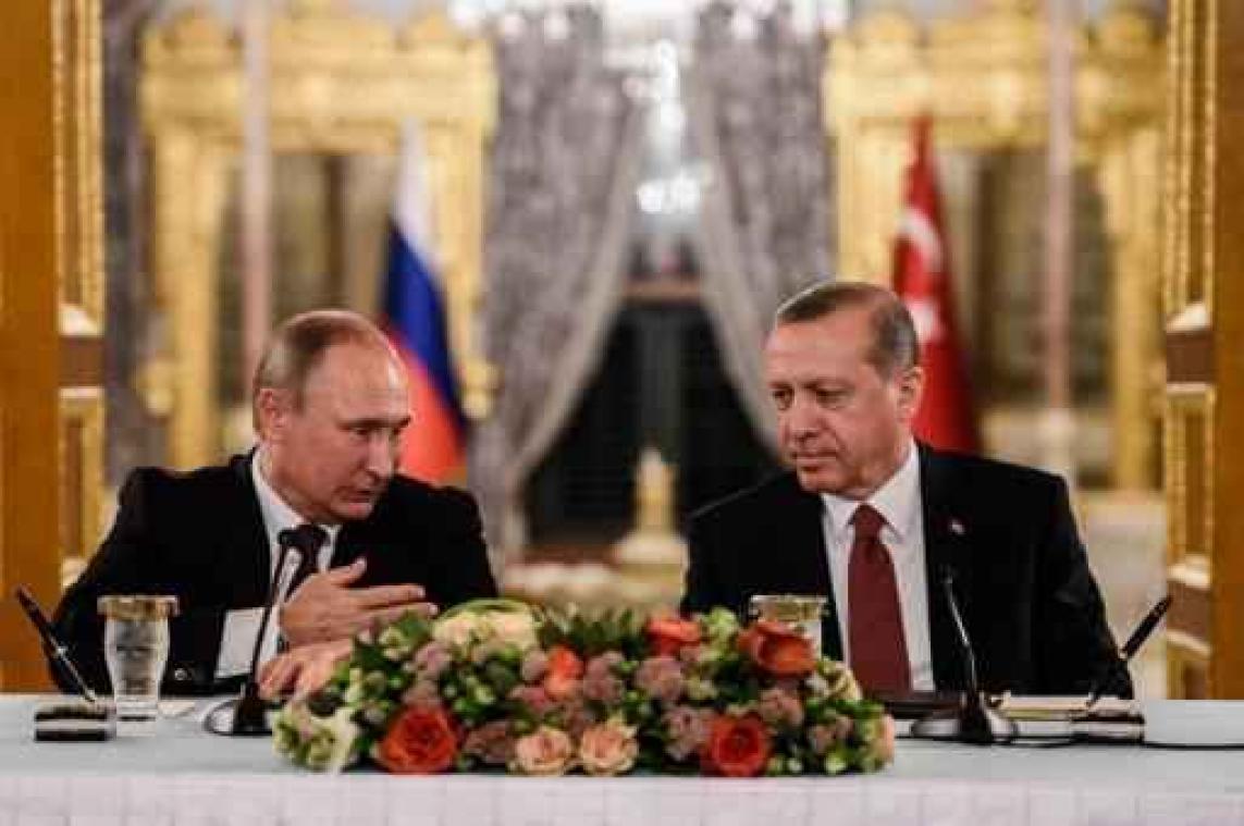 Poetin praat met Nazarbajev en Erdogan over Syrië