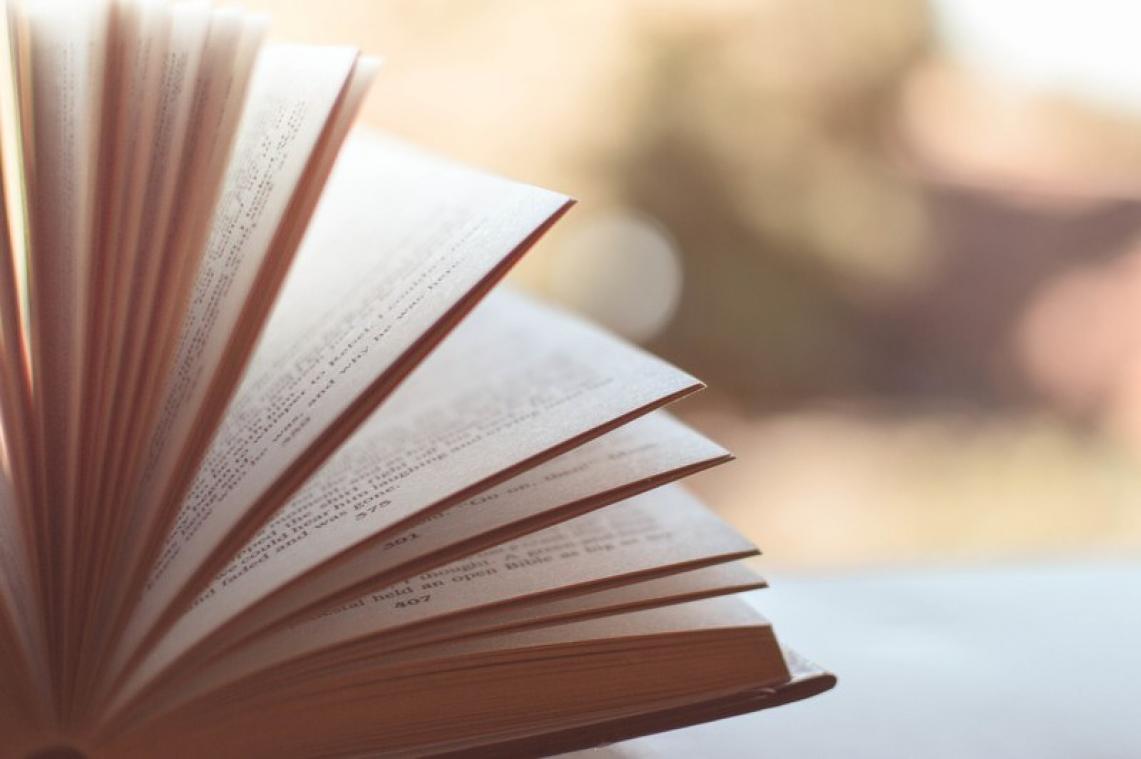 Vijf jaar later koopt professor haar verloren boek onwetend terug