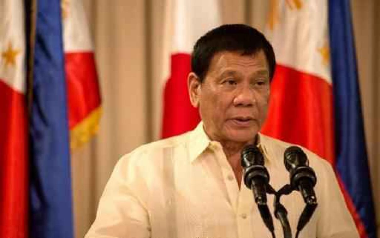 Filipijnse president Duterte dreigt met de krijgswet