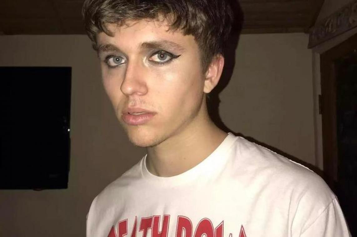 Ian Thomas houdt van make-up