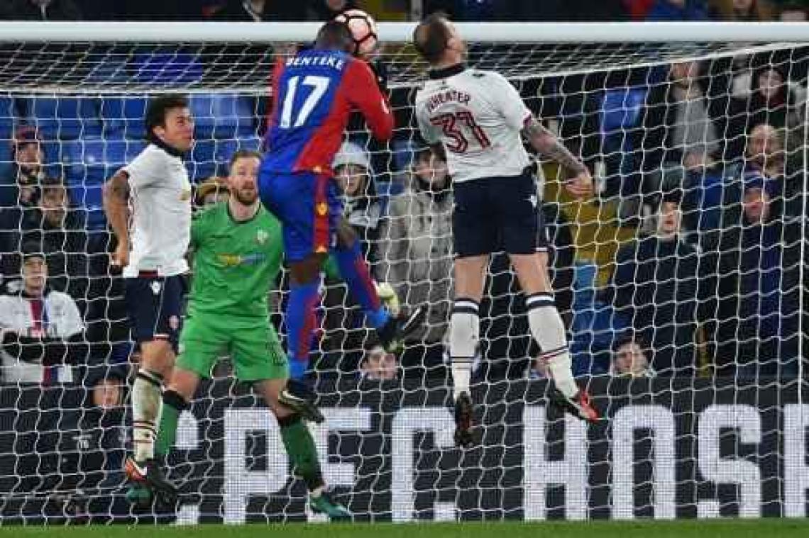 Belgen in het buitenland - Christian Benteke redt Crystal Palace met twee goals in FA Cup tegen derdeklasser Bolton
