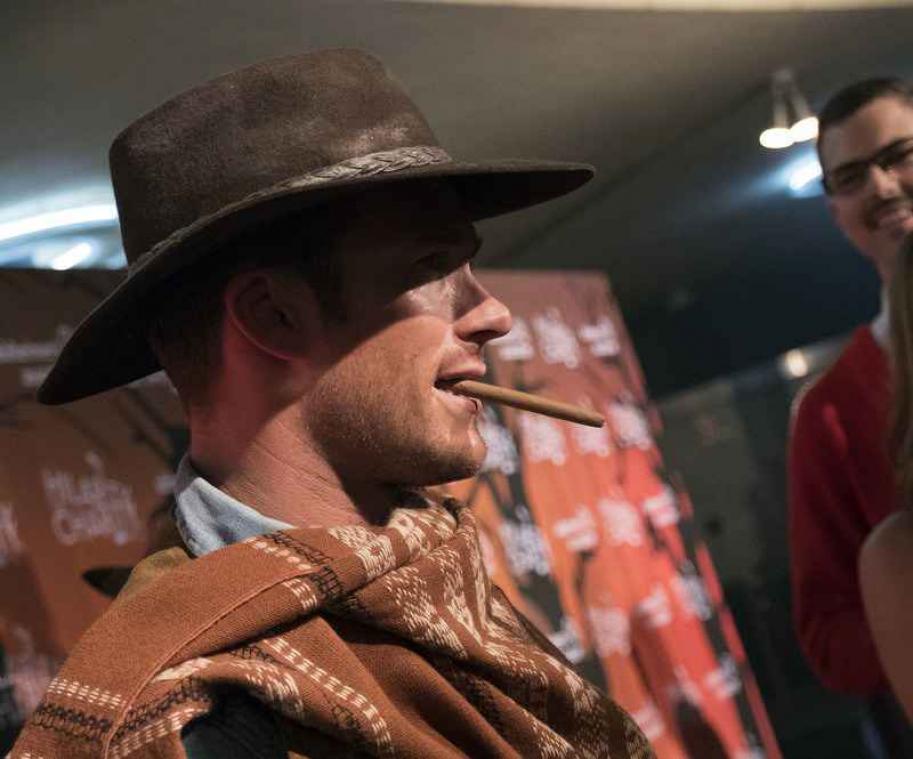 Zoon Clint Eastwood riskeert boete na sprong van waterval