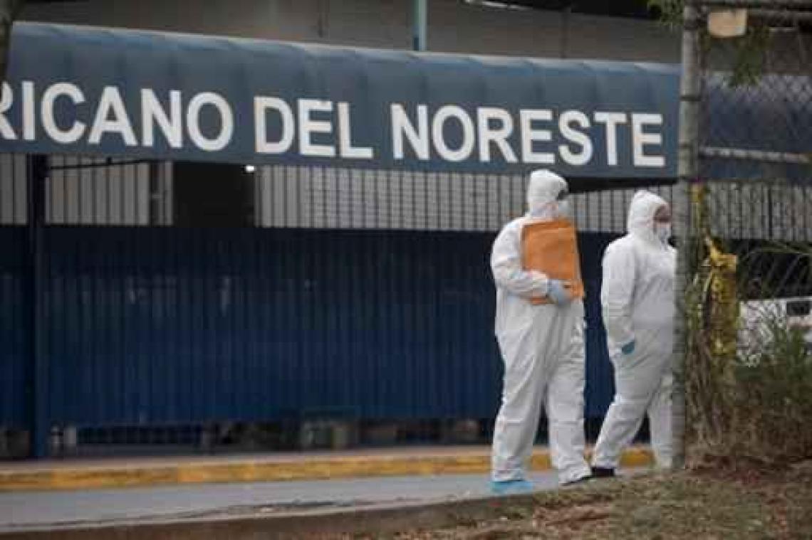 Vijftienjarige dader schietpartij Mexico overleden