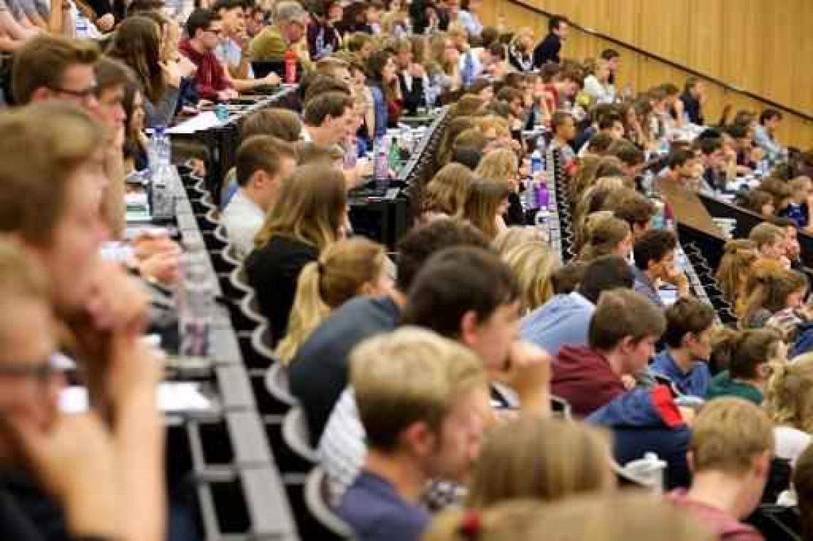 Universiteiten zien studentenaantallen voor het eerst dalen