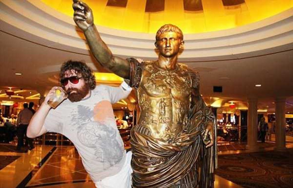 Jongeman verdient 250.000 dollar per jaar door te doen alsof hij Alan uit The Hangover is