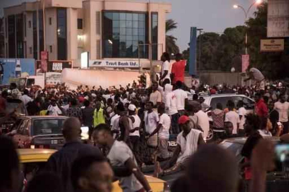 ECOWAS schort militaire operaties in Gambia op om laatste overleg kans te geven