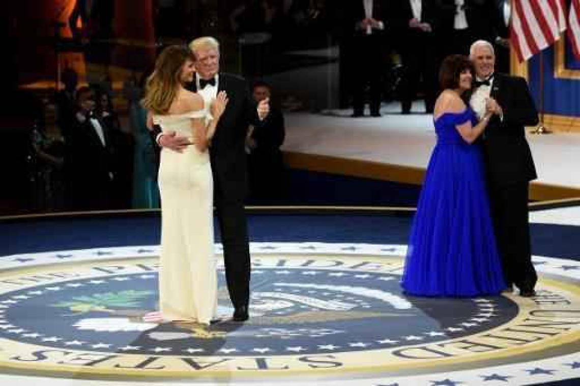Eedaflegging Trump - First Couple danst op "My Way" van Frank Sinatra