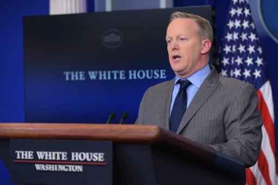 Eedaflegging Trump - Witte Huis-woordvoerder spelt media de les na "valse berichten" over opkomst