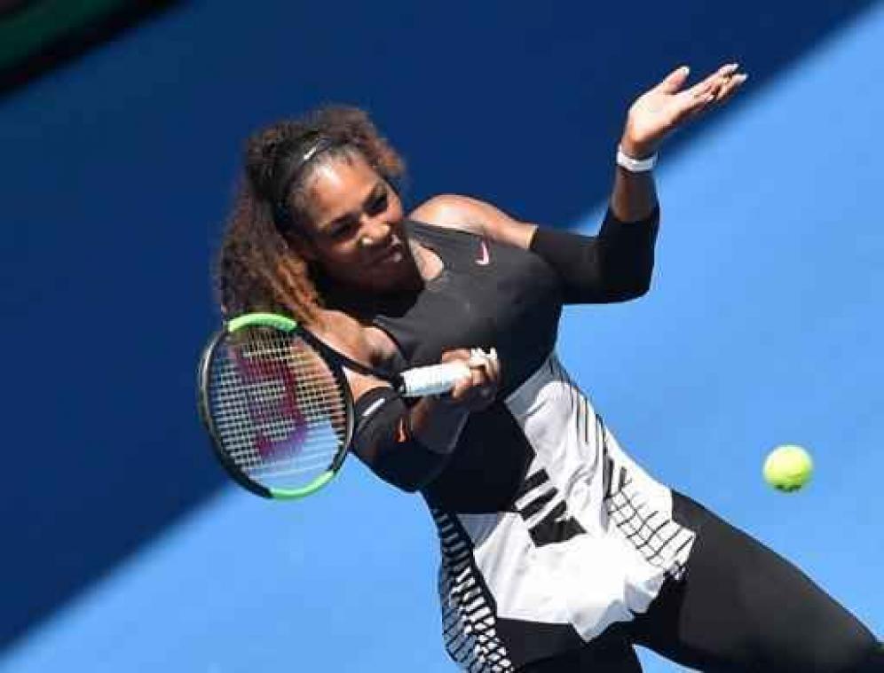Australian Open - Serena Williams plaatst zich voor kwartfinale, ondanks sterke Strycova