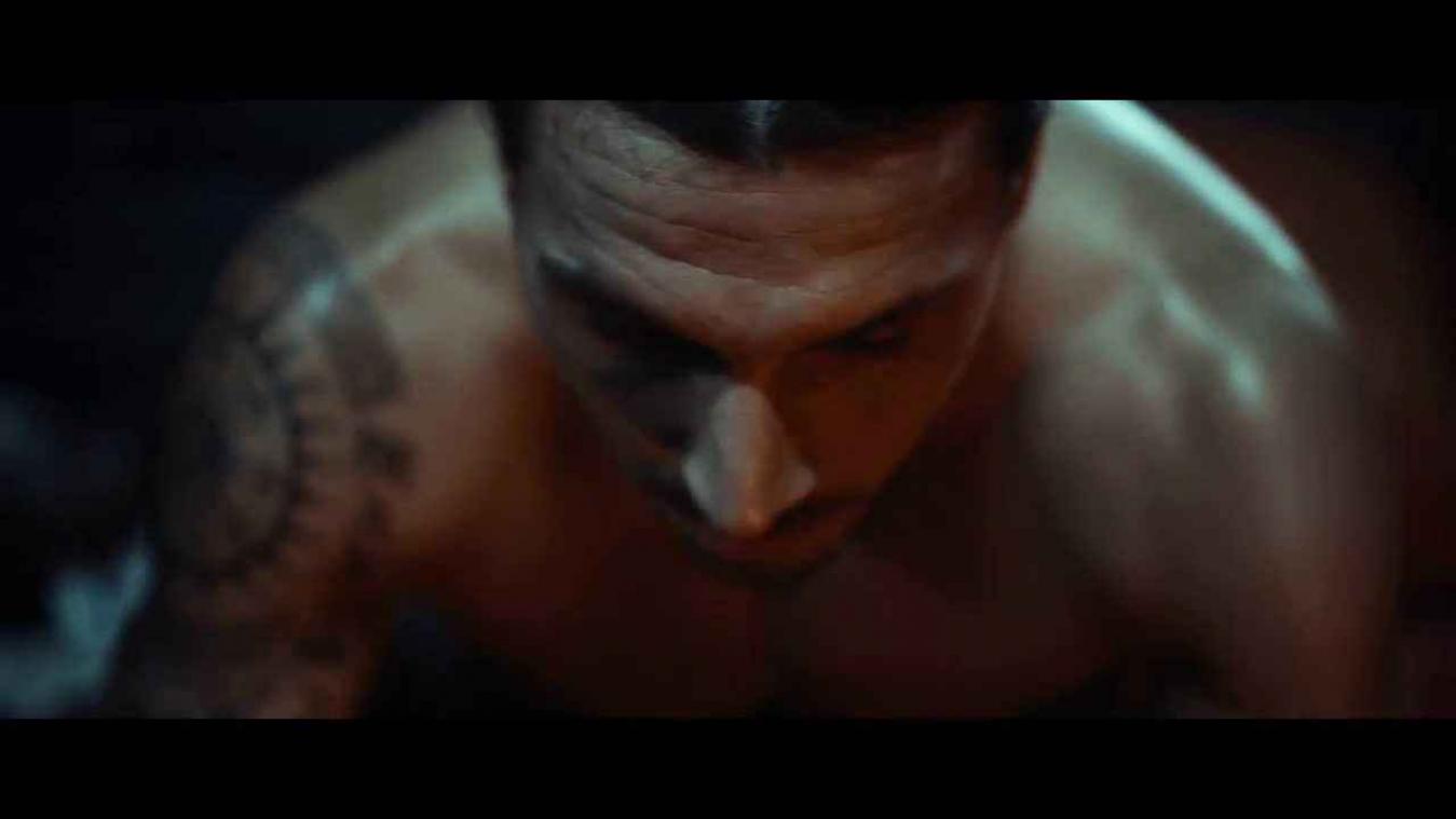 Zlatan Ibrahimovic schittert met familie in epische Volvo reclame