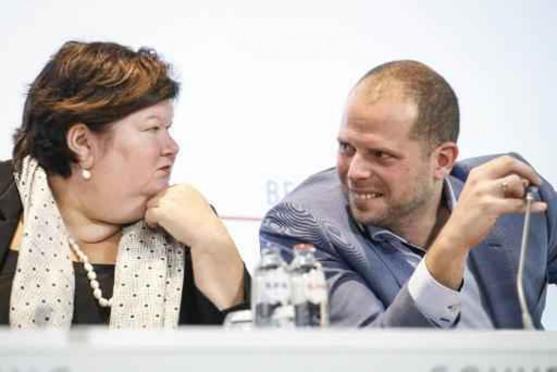 Francken onttroont De Block als populairste politicus