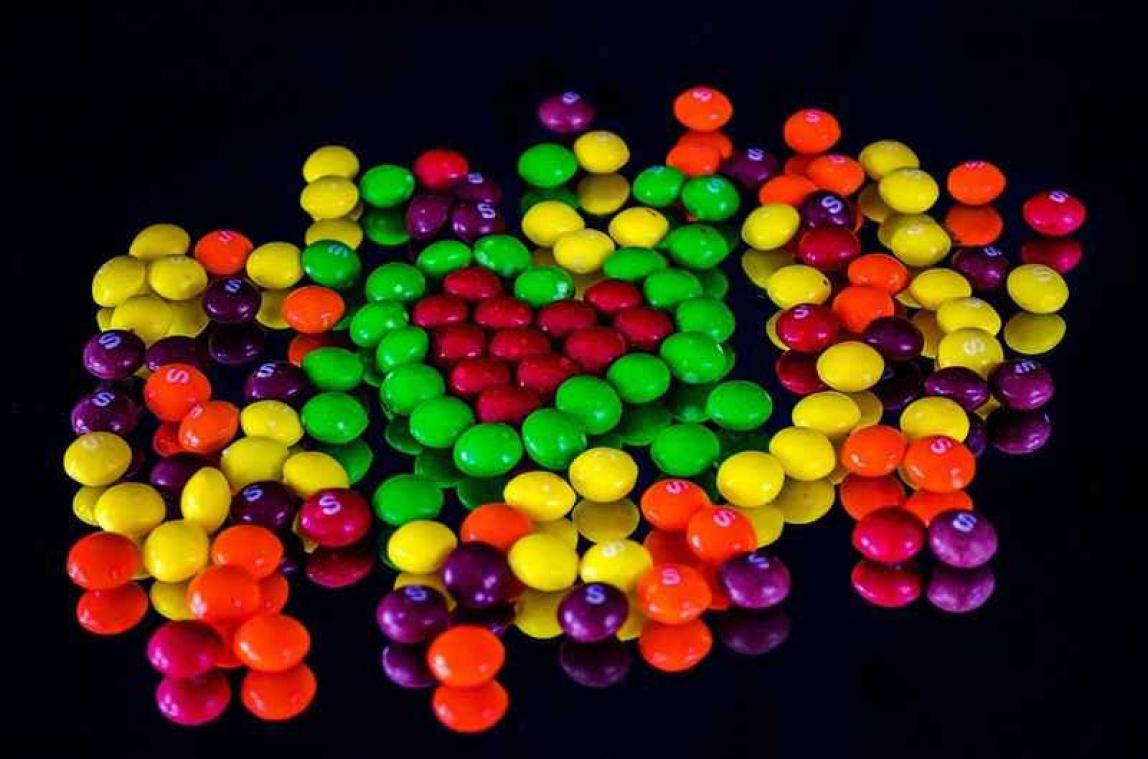 Amerikaanse boeren voederen hun vee met Skittles
