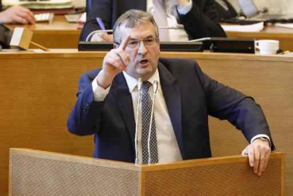 Ook na ontslag Furlan blijft oppositie onderzoekscommissie eisen