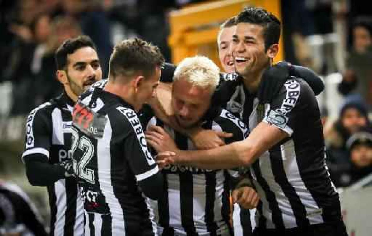 Jupiler Pro League - Nieuwkomers Harbaoui en Remacle bezorgen Charleroi de volle buit tegen Zulte Waregem