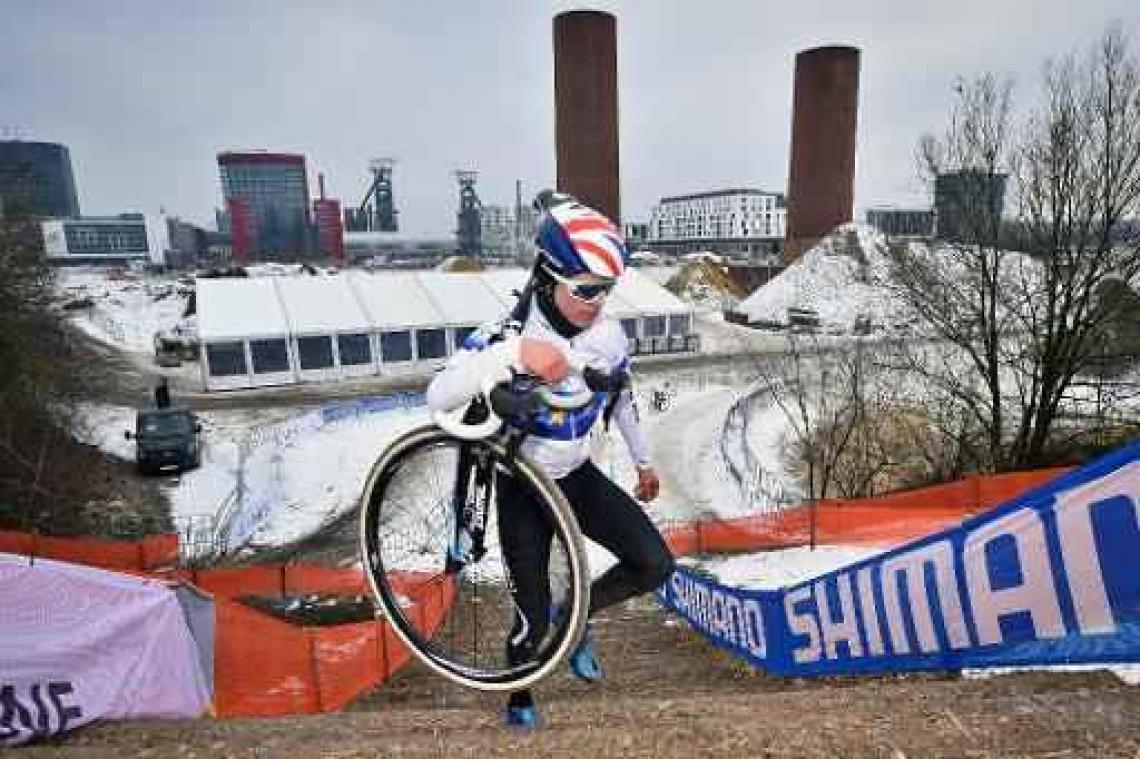 Thomas Pidcock domineert bij de junioren op WK veldrijden