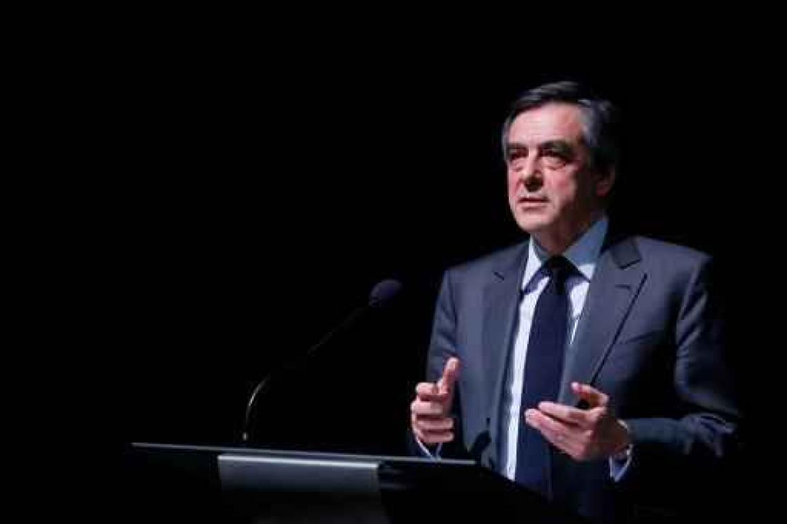 Presidentskandidaat Fillon overhandigt documenten aan Justitie