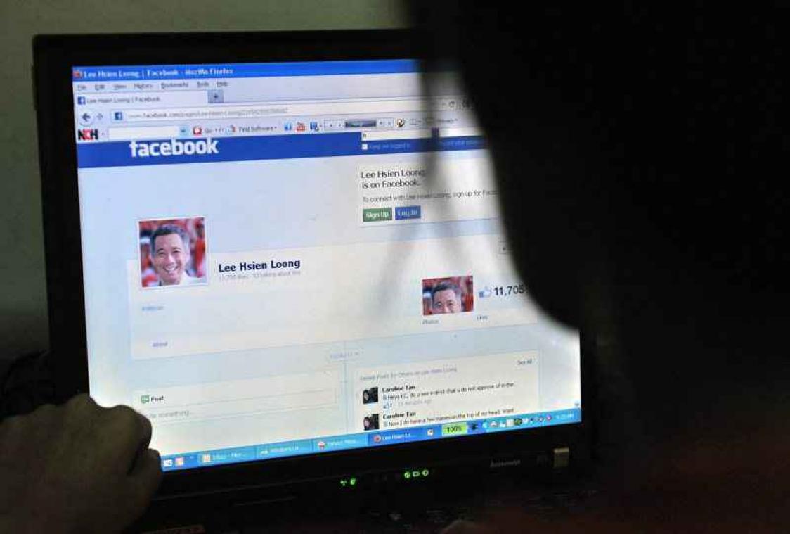 Opgepast! Bijna een vriend op vier kijkt stiekem op je Facebook