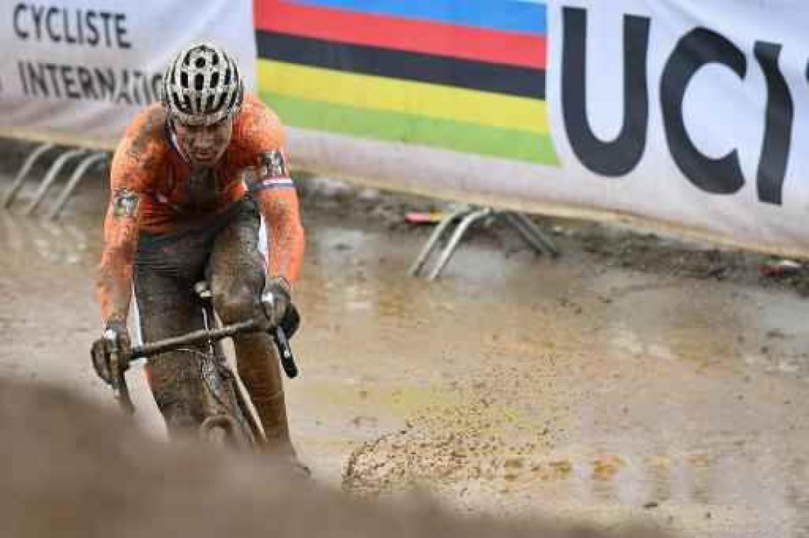 WK veldrijden - Pech nekt Van der Poel