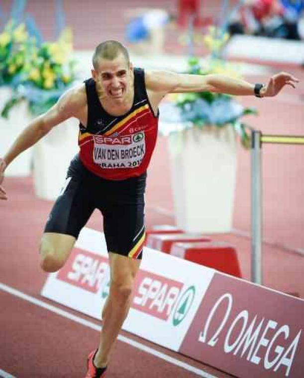 VAL-kampioenschappen indoor - Jan Van Den Broeck loopt EK-minimum op 800m