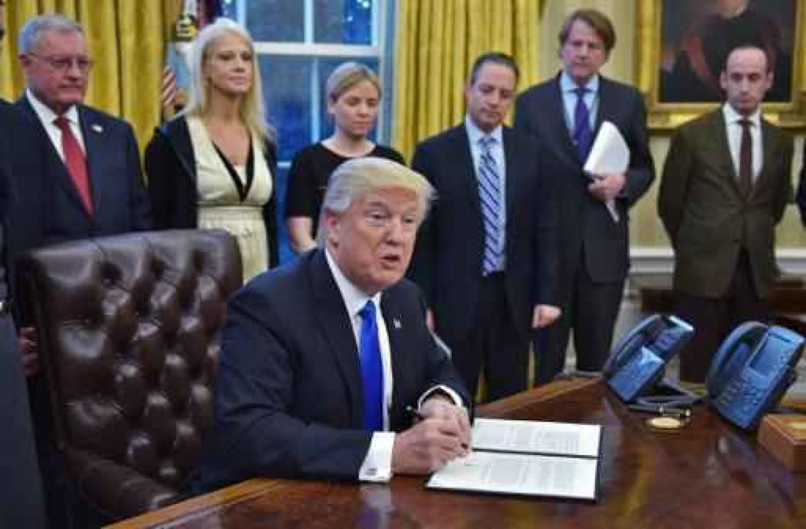 Inreisverbod VS - Trumps decreet krijgt kritiek van procureurs-generaal en Republikeinse senatoren