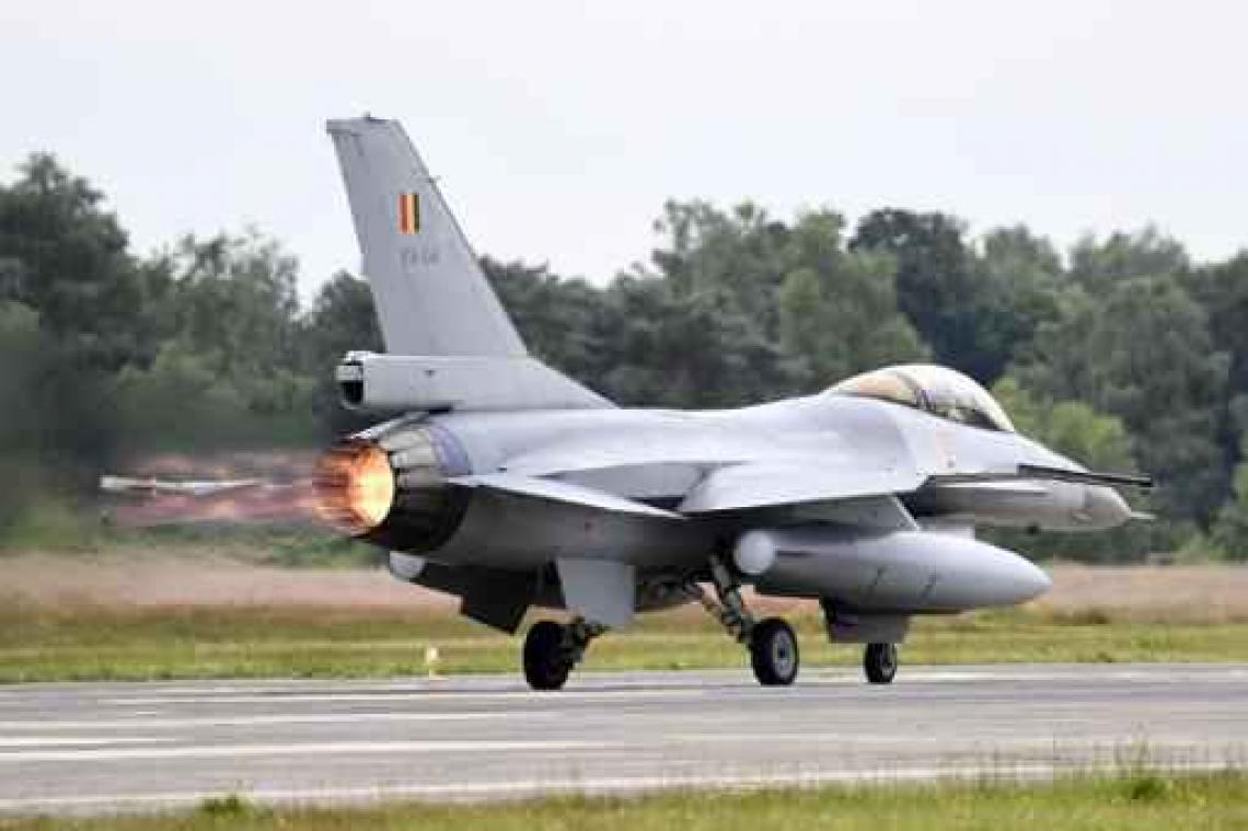 "Geen geld om F-16's langer boven Syrië te laten vliegen"