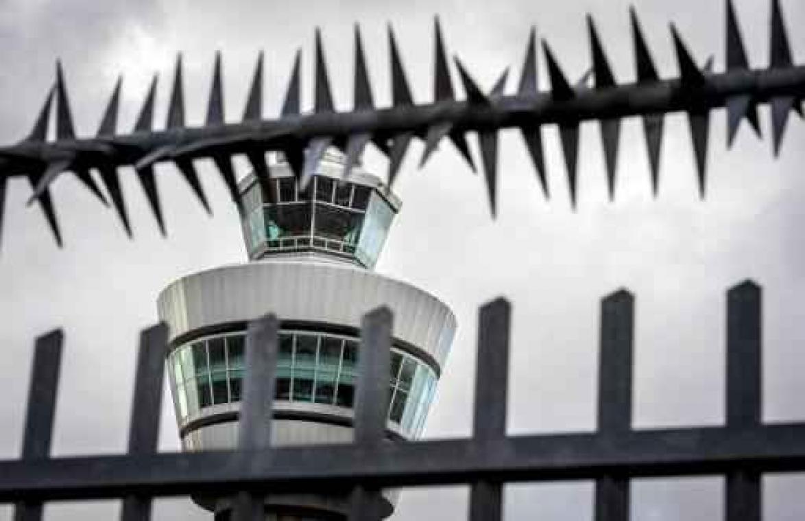 Inreisverbod VS - Iraniërs al dagen vast op Schiphol