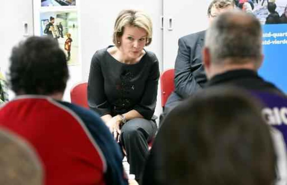 Koningin Mathilde bezoekt armoedeorganisatie ATD Vierde Wereld