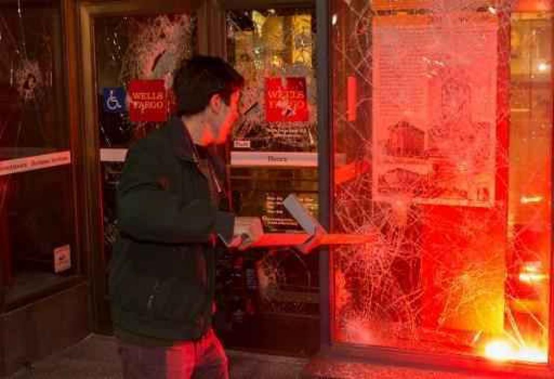 President Trump dreigt universiteit van Berkeley droog te leggen na geweld