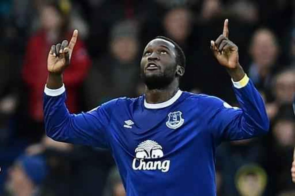 Lukaku scoort vier keer en is nieuwe topschutter in Premier League