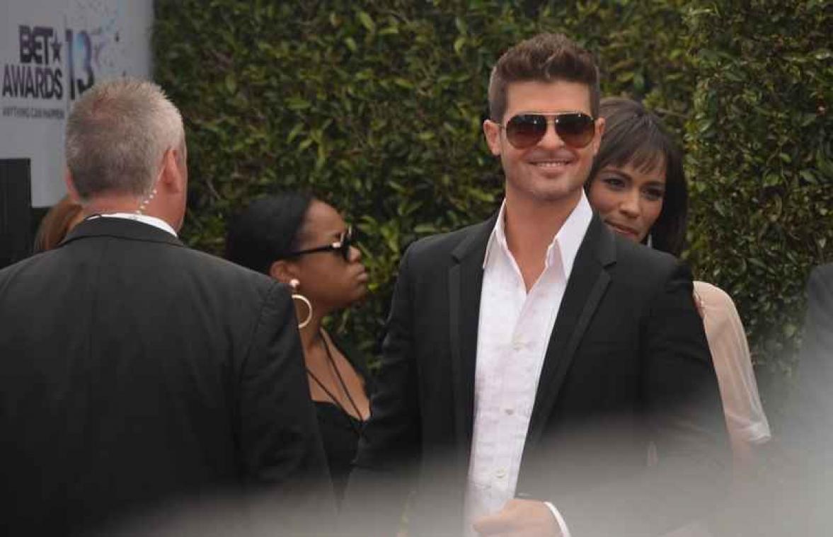 Robin Thicke ziet zoon ondanks contactverbod