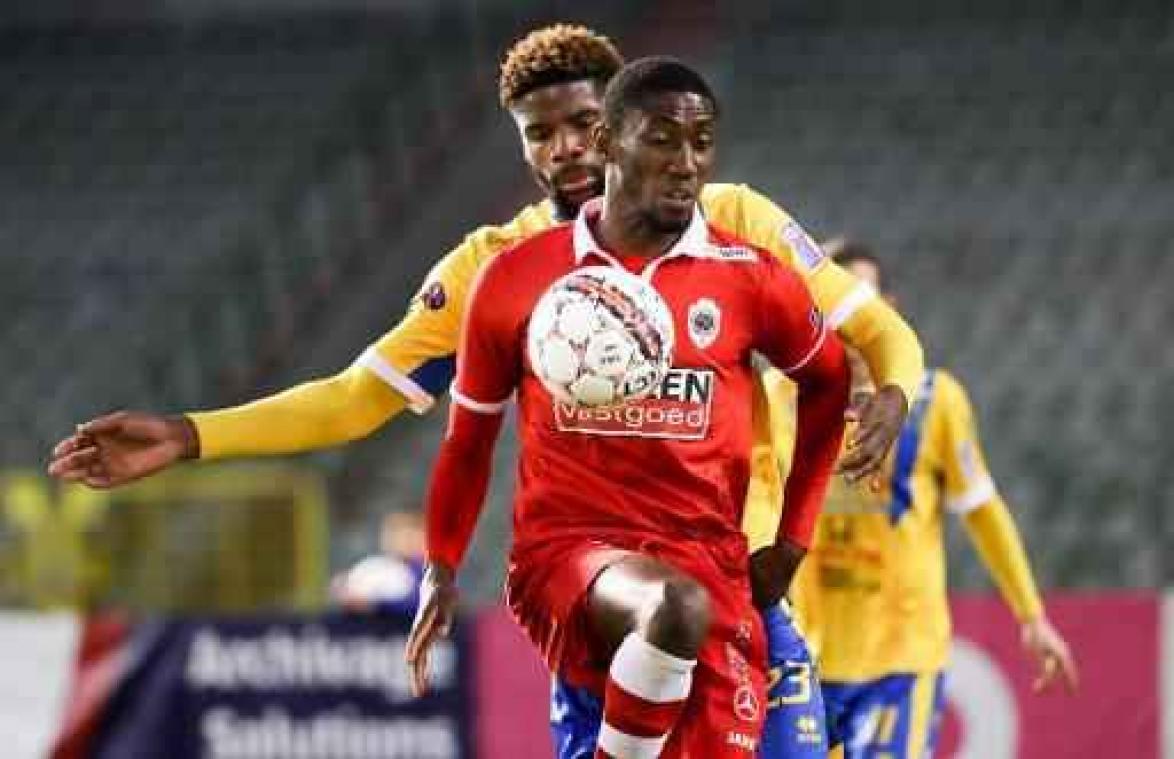 Proximus League - Antwerp ziet Lierse naderen, Roeselare klopt OHL