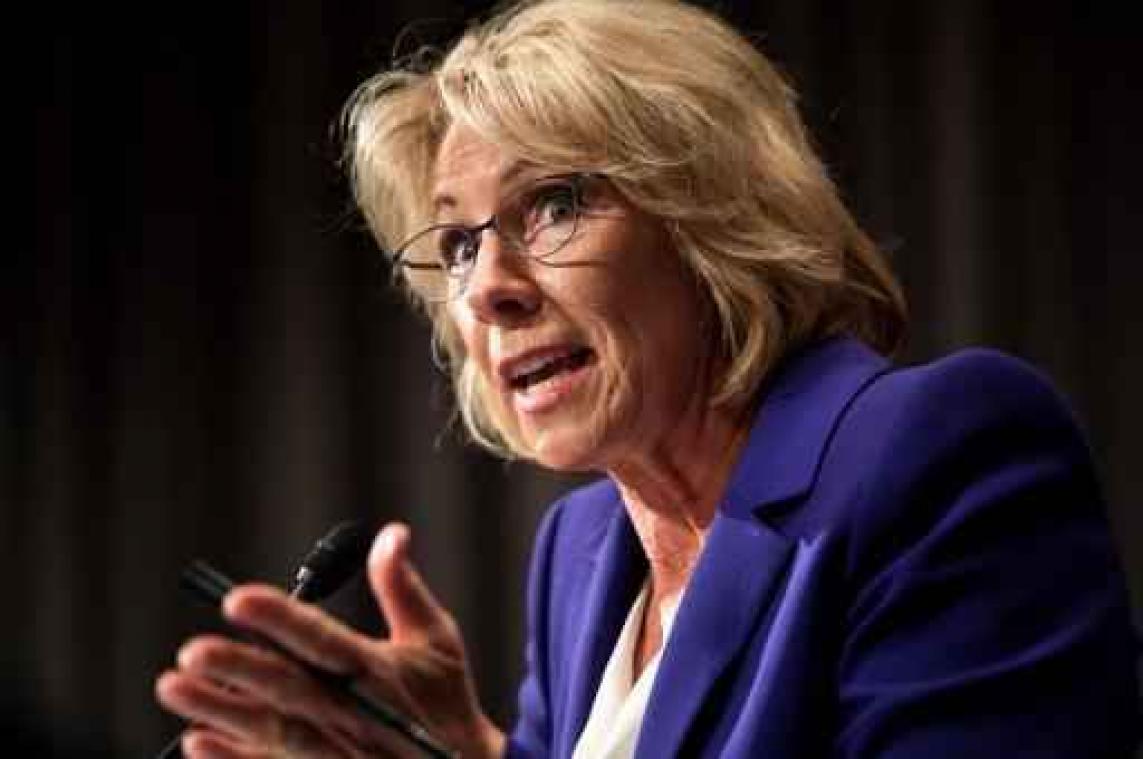 Trumps minister van Onderwijs benoemd: vicepresident gaf beslissende stem