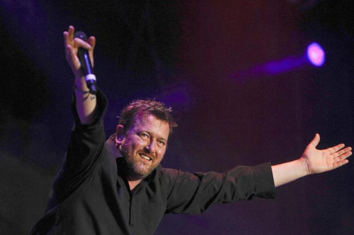 Elbow-zanger Guy Garvey wordt papa