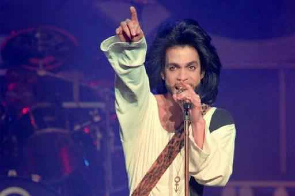 Universal legt de hand op werken van Prince