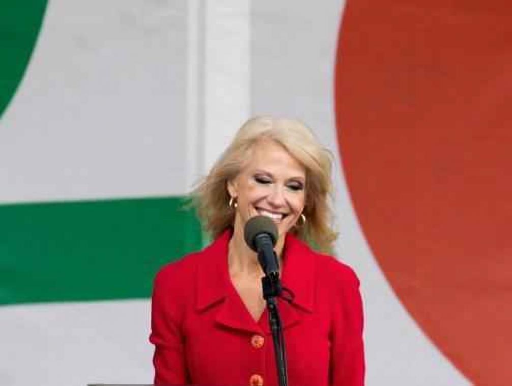 Trumps raadgeefster die opriep Ivanka's producten te kopen tot de orde geroepen