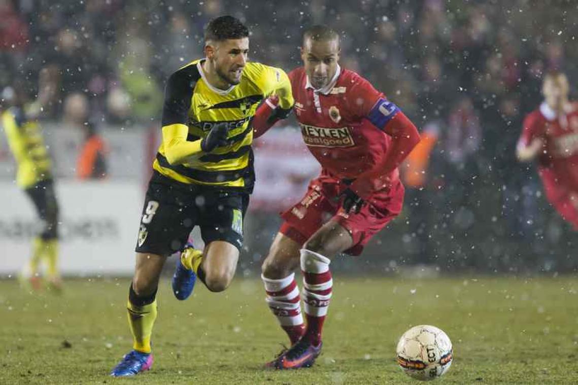 Lierse wint topper en wipt over Antwerp