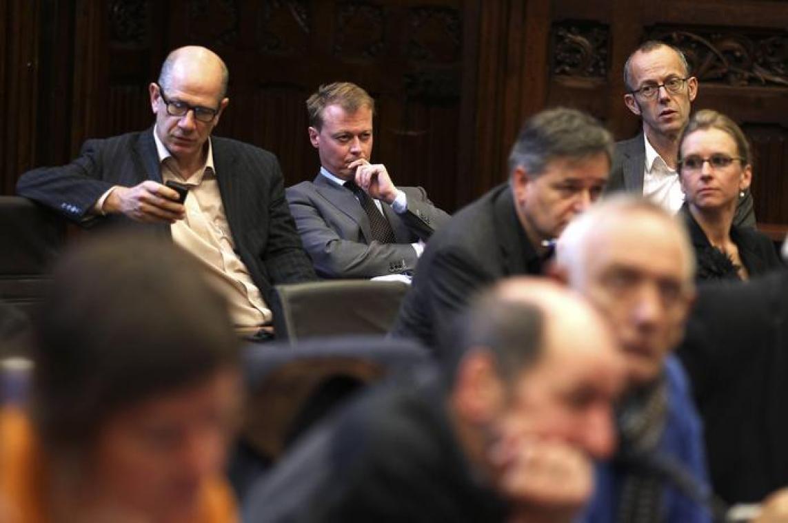 Gentse sp.a en Open Vld kruipen door het stof in Publipart-affaire