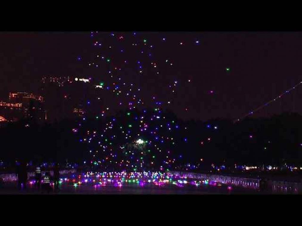 Drones verdringen traditionele lampionnen tijdens Chinese feestelijkheden