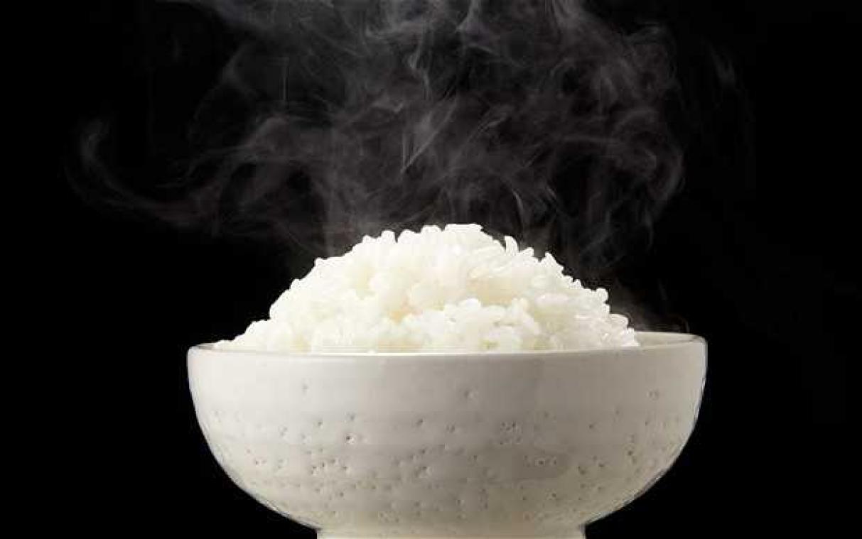 Deze truc halveert het aantal calorieën in rijst