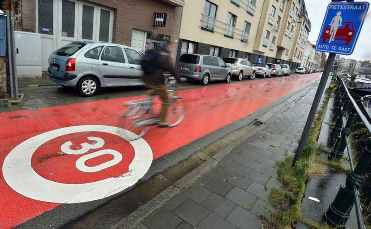 Weyts investeert 1,2 miljard euro in openbaar vervoer en fiets