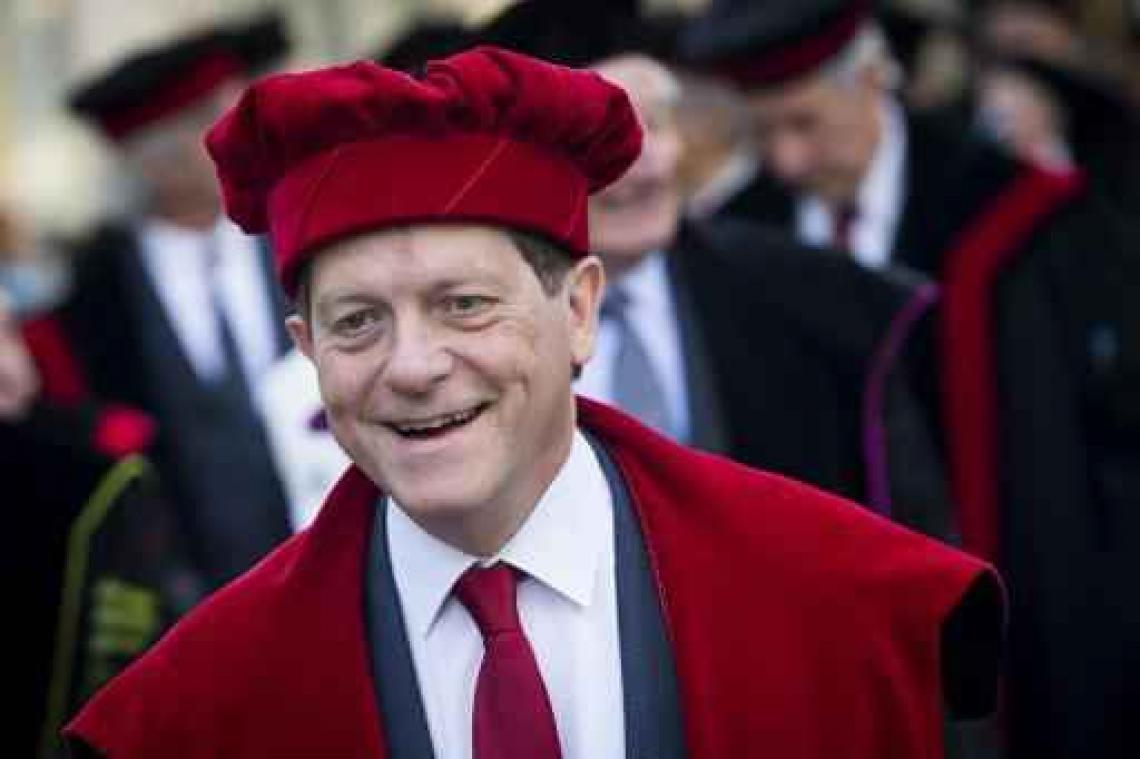 In de marge van uitreiking eredoctoraten protest tegen deelname KU Leuven aan 'Law Train'