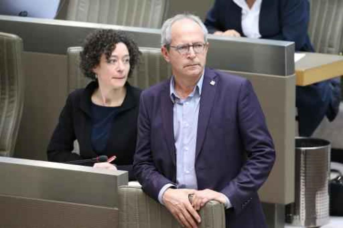 48 politieke postjes in 'beleggingsclub'