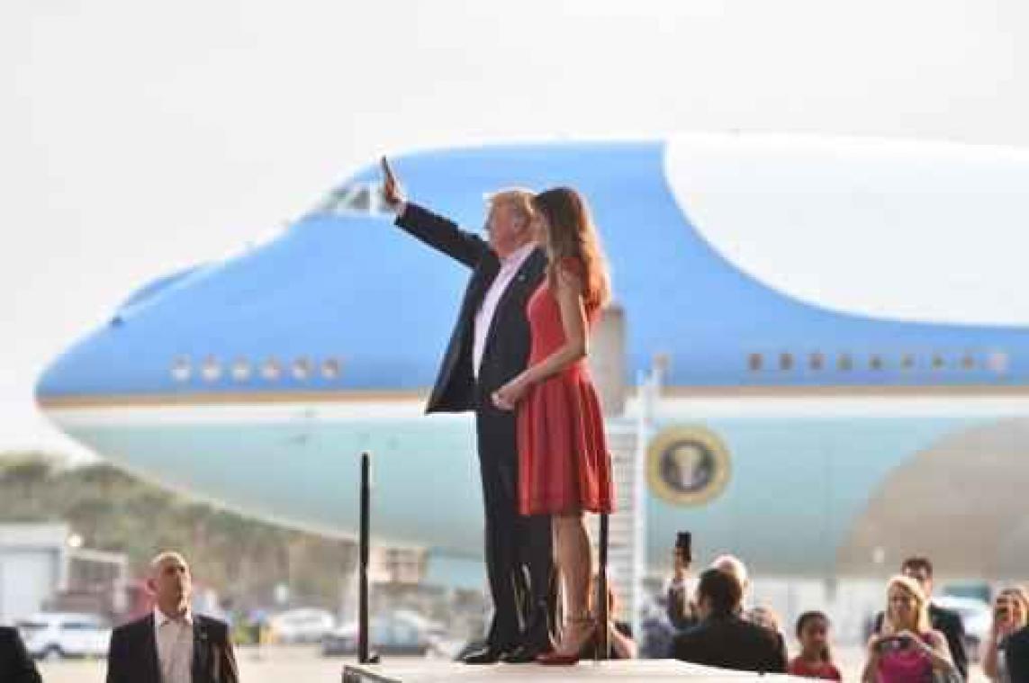 Trump verzekert aanhangers dat Witte Huis "vlot" werkt