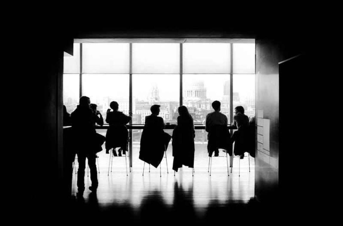Deze 9 haalbare acties maken je collega's gezonder