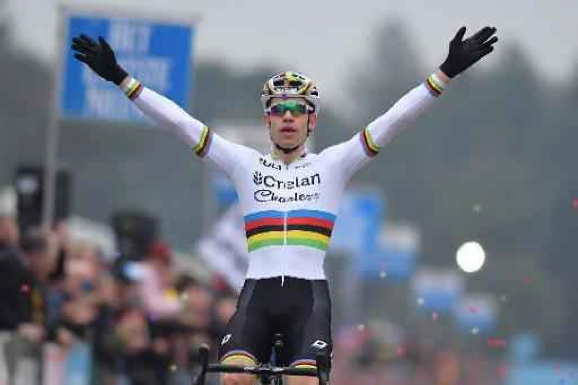 Wout van Aert knoopt weer aan met de zege in Oostmalle