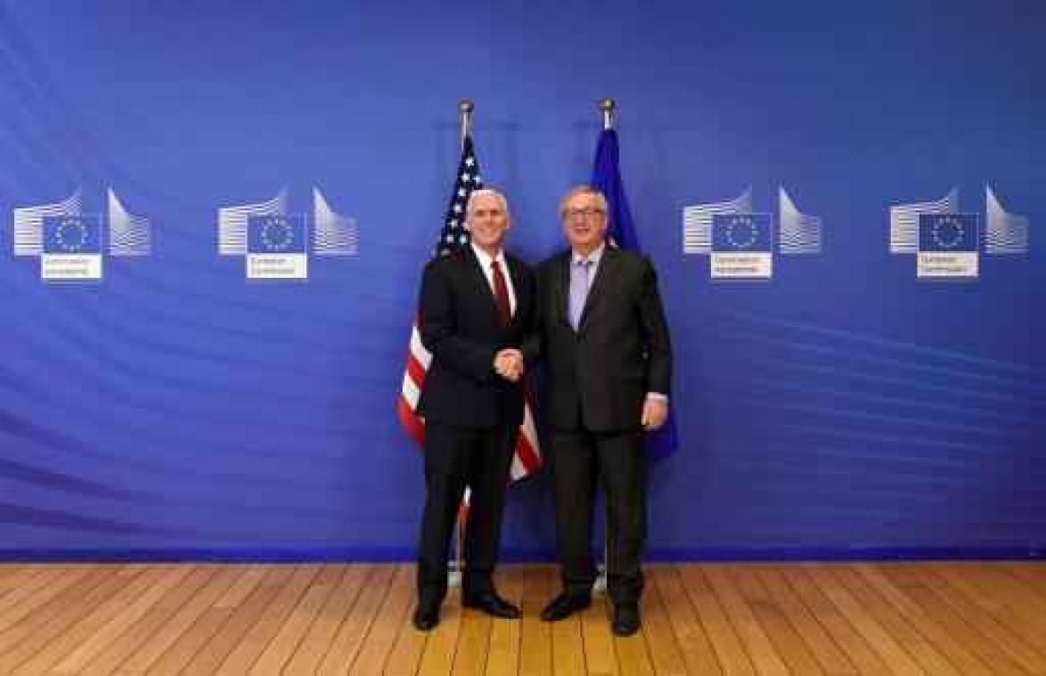 Jean-Claude Juncker wijst Mike Pence op sterke Europees-Amerikaanse relaties