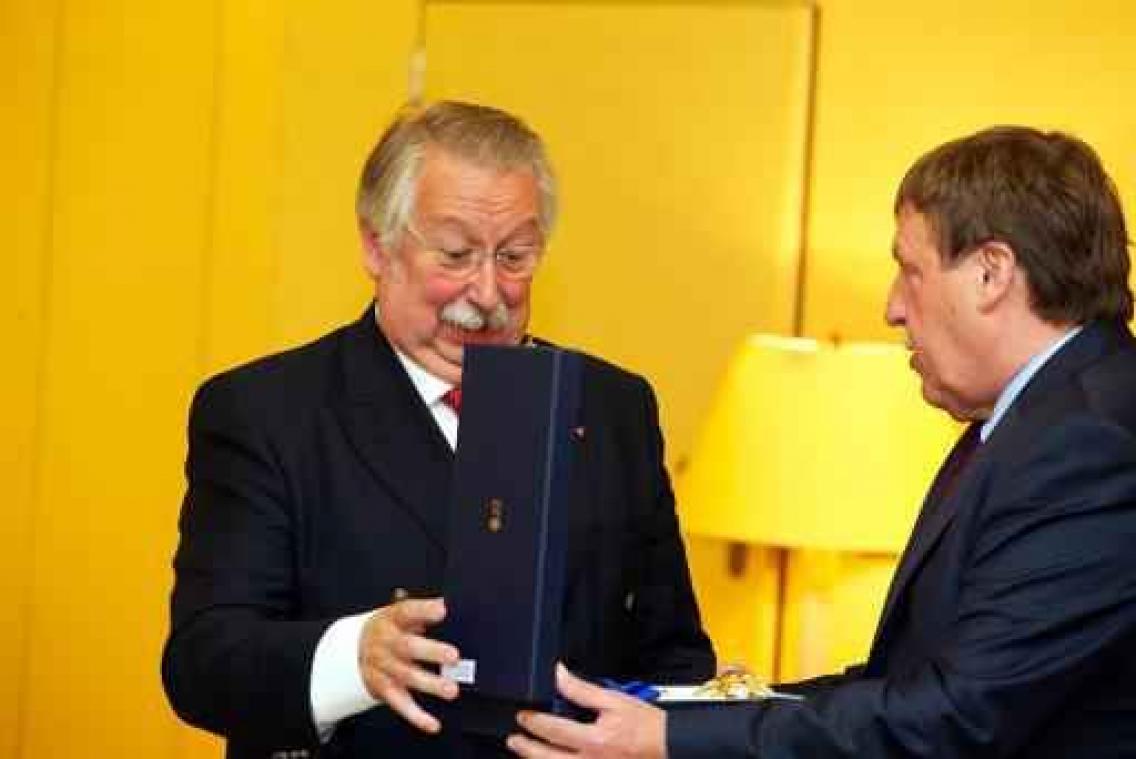Flahaut spreekt Bracke tegen