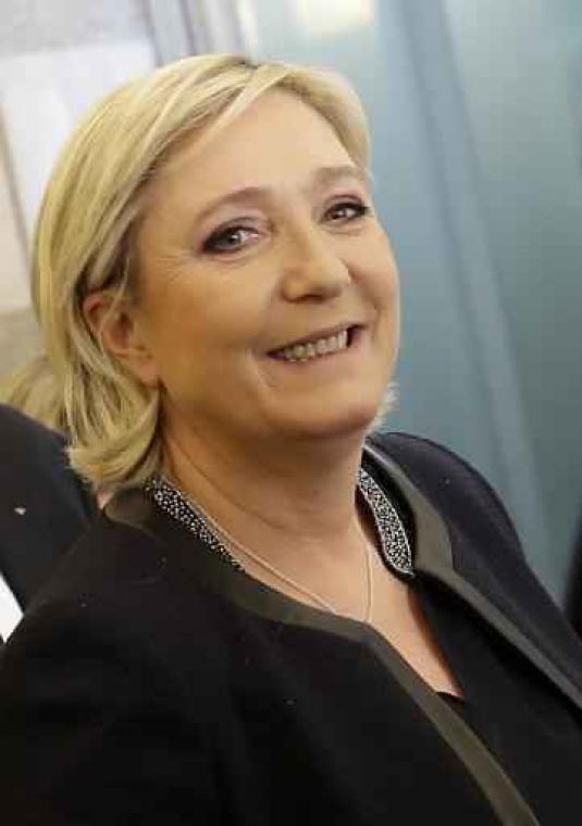 Huiszoekingen in hoofdkantoor van Front National in Nanterre